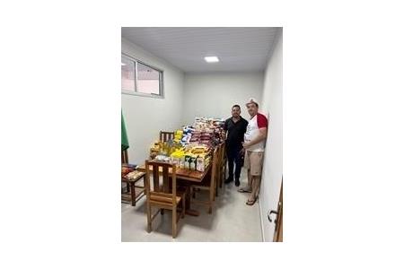 imagem RECEBIMENTO DE ALIMENTOS DOADOS PARA NOSSA APAE