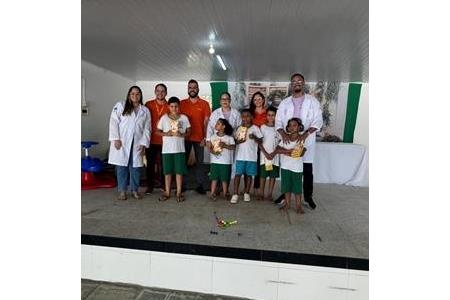 imagem DOAÇÃO DE CAIXAS DE BOMBOM PARA PÁSCOA  RECEBIDAS DO CRESOL