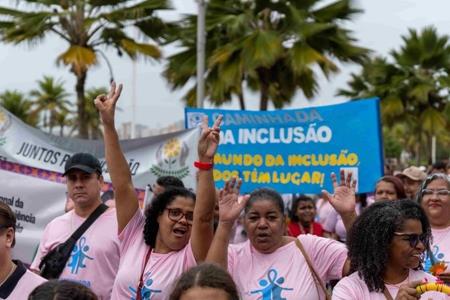imagem Caminhada da Inclusão ocupa Orla de Camburi e dá voz às pessoas com deficiência