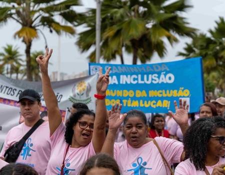 imagem Caminhada da Inclusão ocupa Orla de Camburi e dá voz às pessoas com deficiência