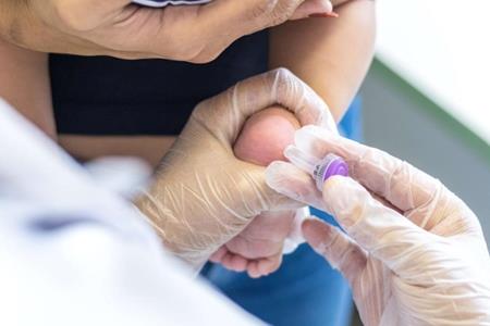 imagem Teste do Pezinho: ES amplia exame para 10 doenças raras no Junho Lilás