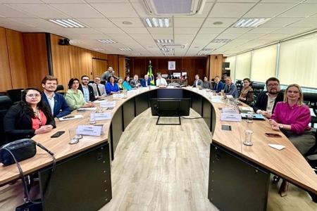 imagem Ministro da Educação garante revisão do Decreto da Educação Especial após reunião com representantes das Apaes